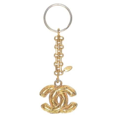 nyckelring chanel|chanel keychain.